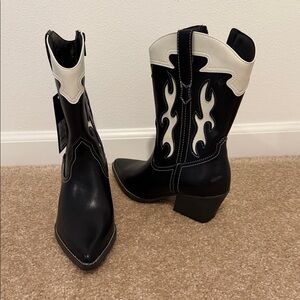 Women’s Black & White Western Boots by Universal Thread- Size 6.5- NWT